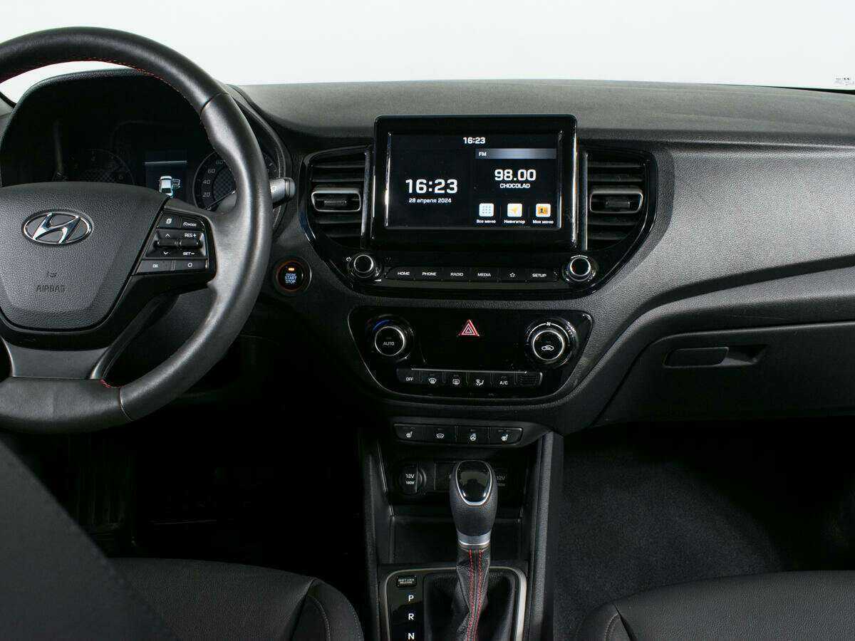 Hyundai Solaris с пробегом — 2021 год. Фото: #10