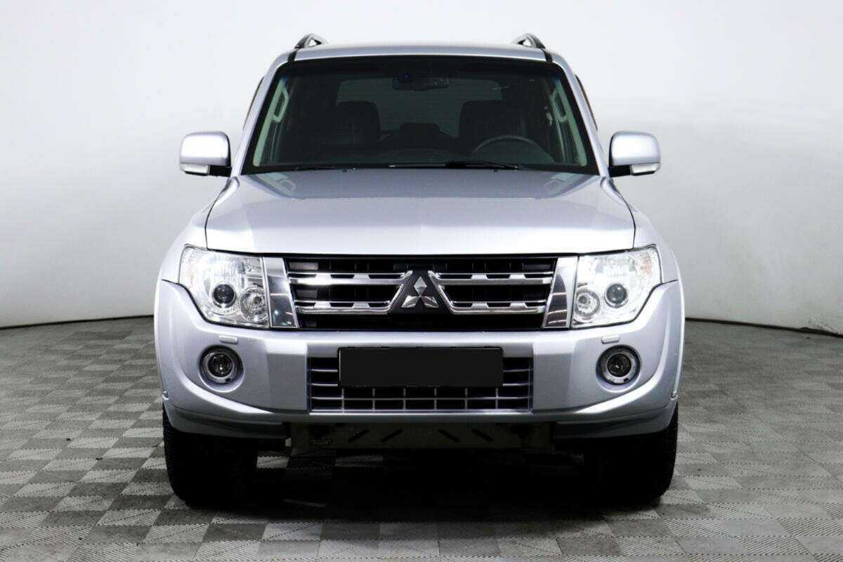 Mitsubishi Pajero с пробегом — 2012 год. Фото: #1