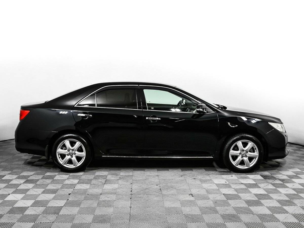 Toyota Camry с пробегом — 2012 год. Фото: #3