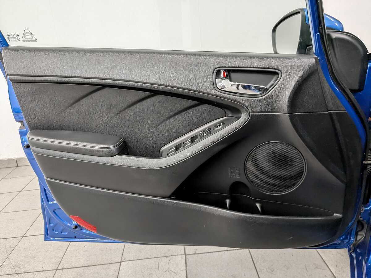 Kia Cerato с пробегом — 2013 год. Фото: #18