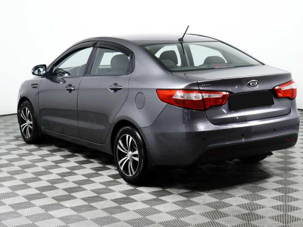 Kia Rio с пробегом — 2012 год. Фото: #6