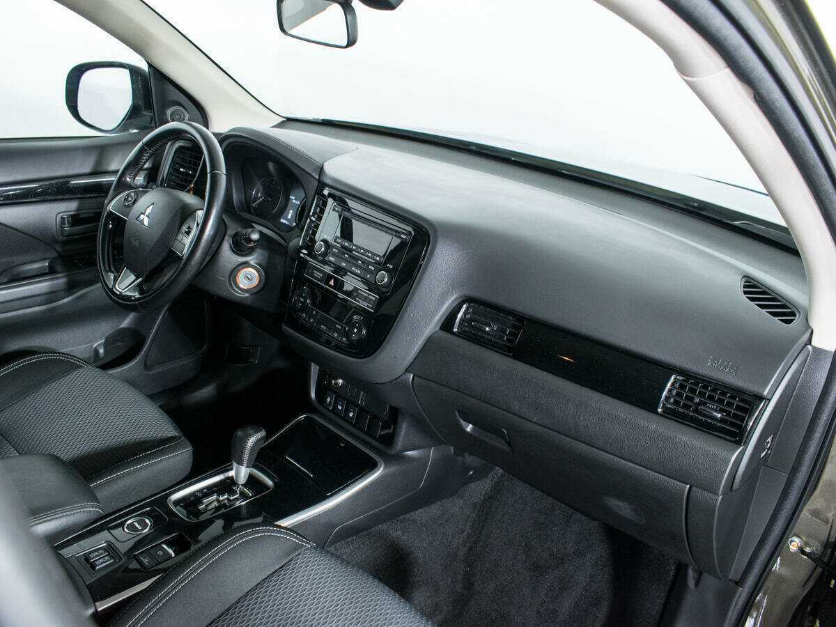 Mitsubishi Outlander с пробегом — 2019 год. Фото: #8