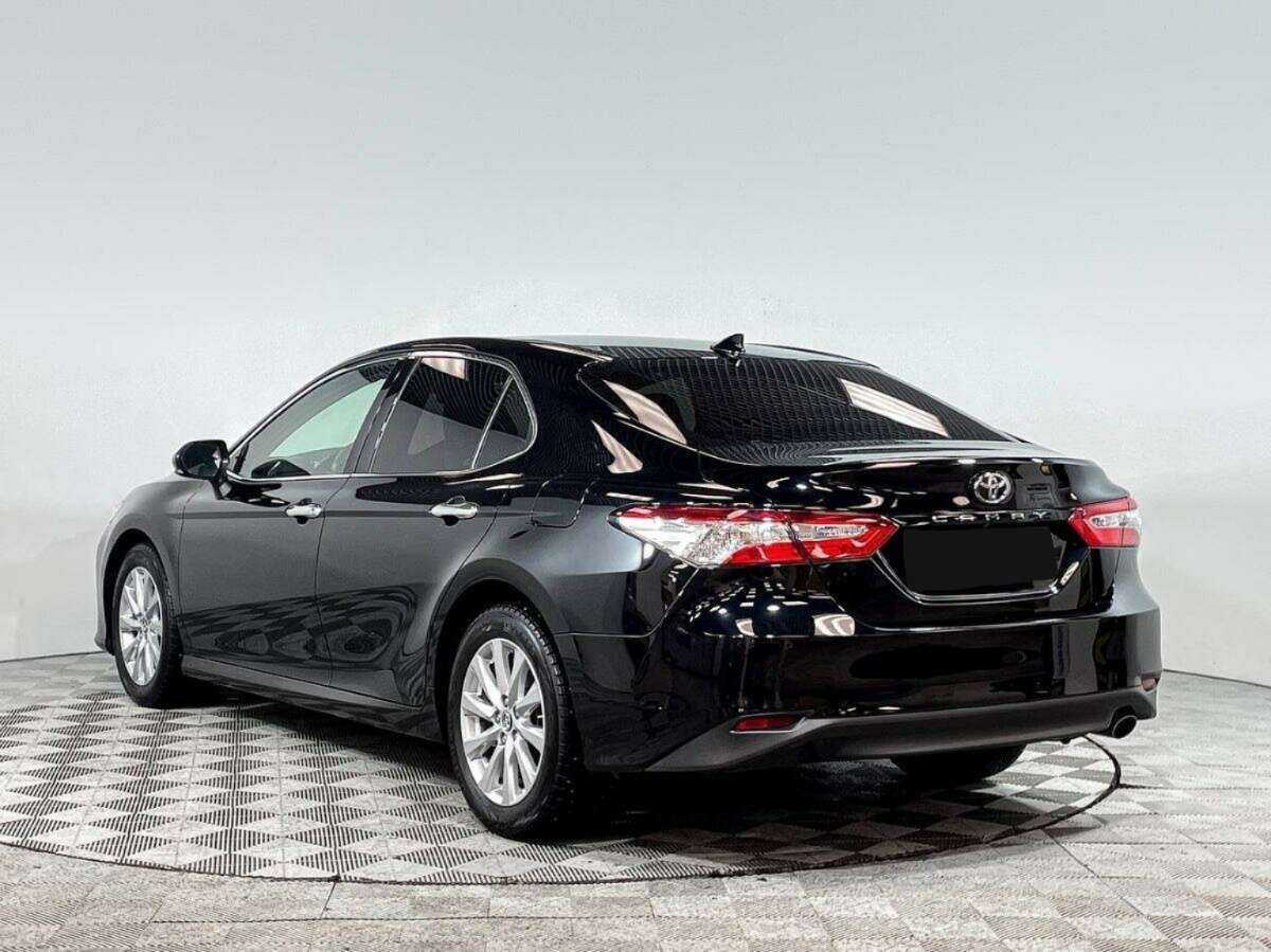 Toyota Camry с пробегом — 2018 год. Фото: #5