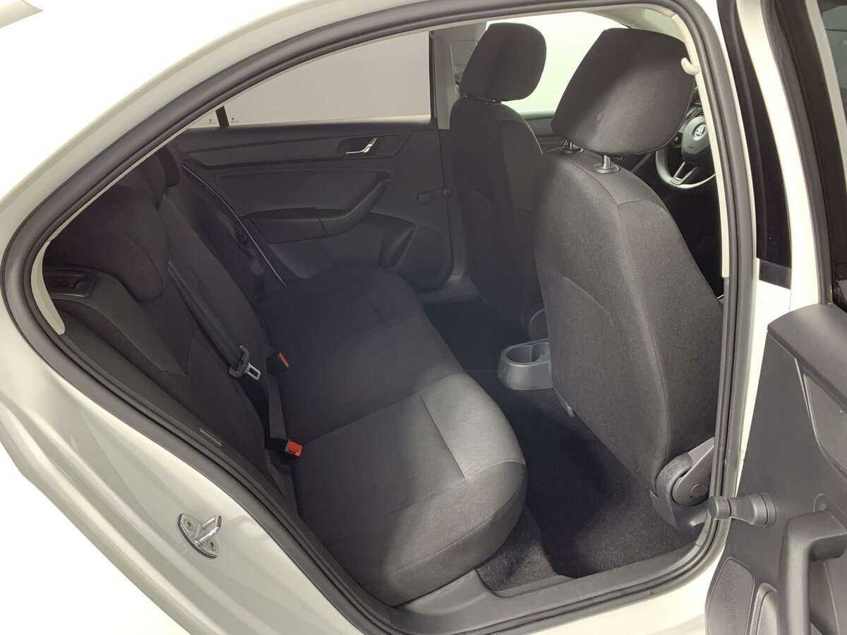 Skoda Rapid с пробегом — 2017 год. Фото: #20