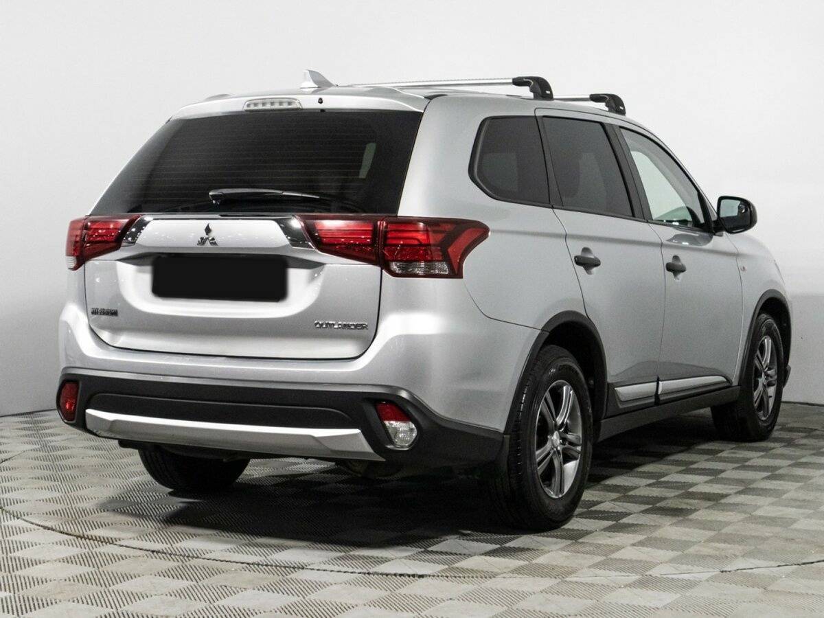 Mitsubishi Outlander с пробегом — 2017 год. Фото: #4