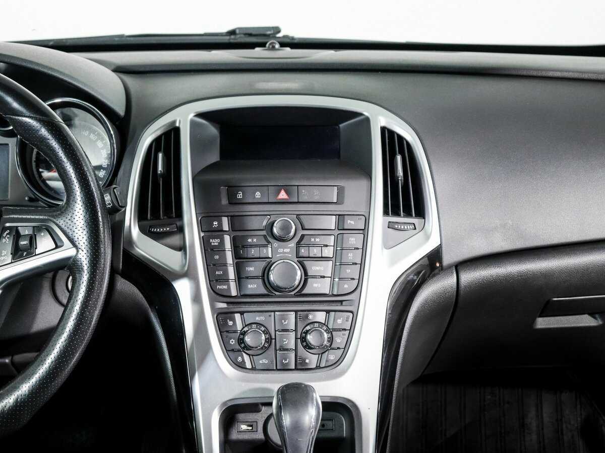 Opel Astra с пробегом — 2013 год. Фото: #8