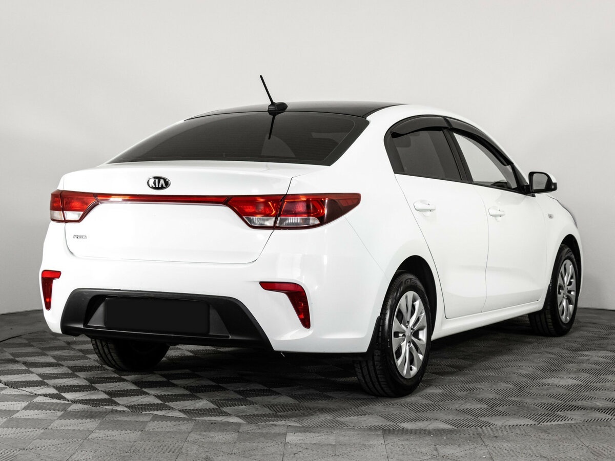 Kia Rio с пробегом — 2017 год. Фото: #3