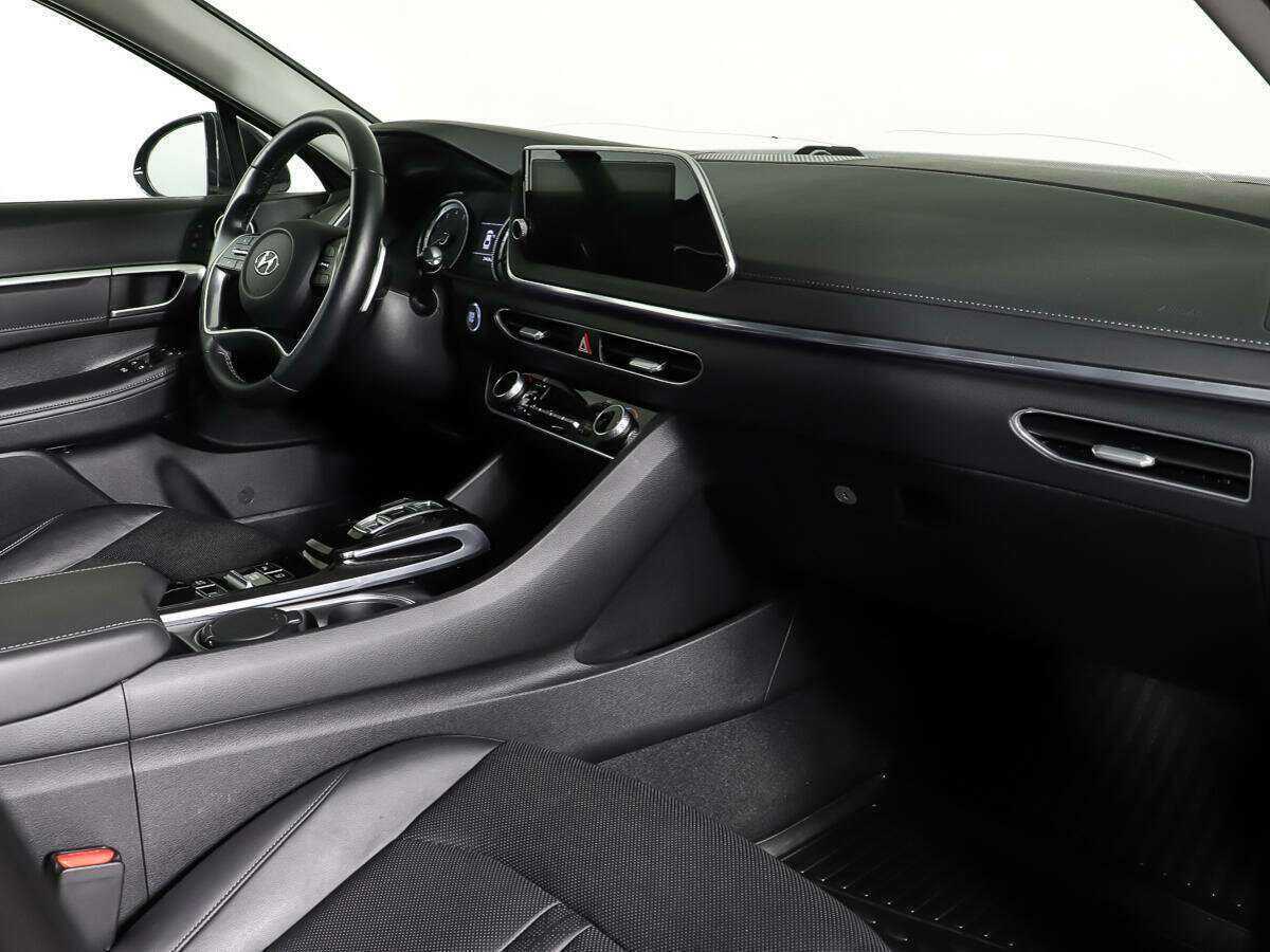 Hyundai Sonata с пробегом — 2020 год. Фото: #8