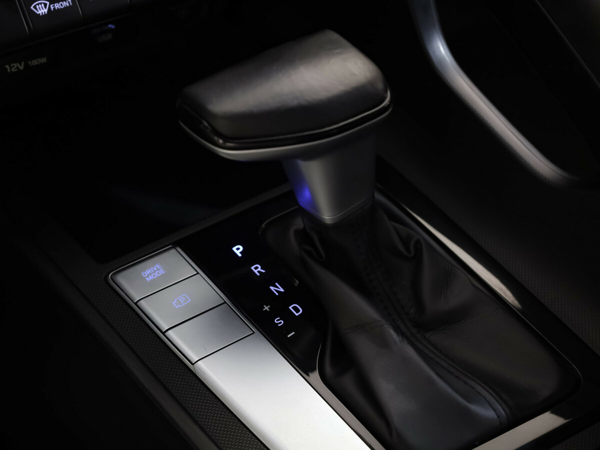 Hyundai Elantra с пробегом — 2021 год. Фото: #13