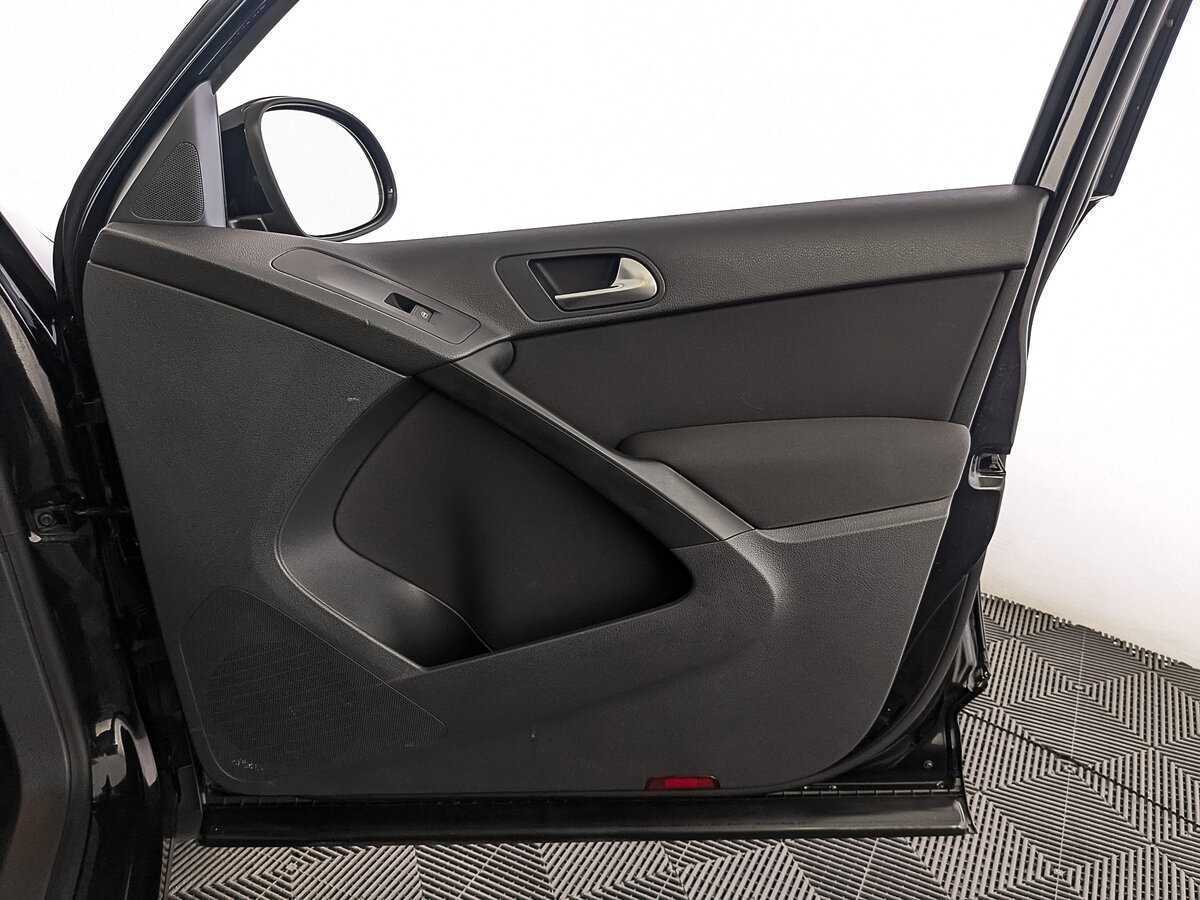 Volkswagen Tiguan с пробегом — 2015 год. Фото: #23