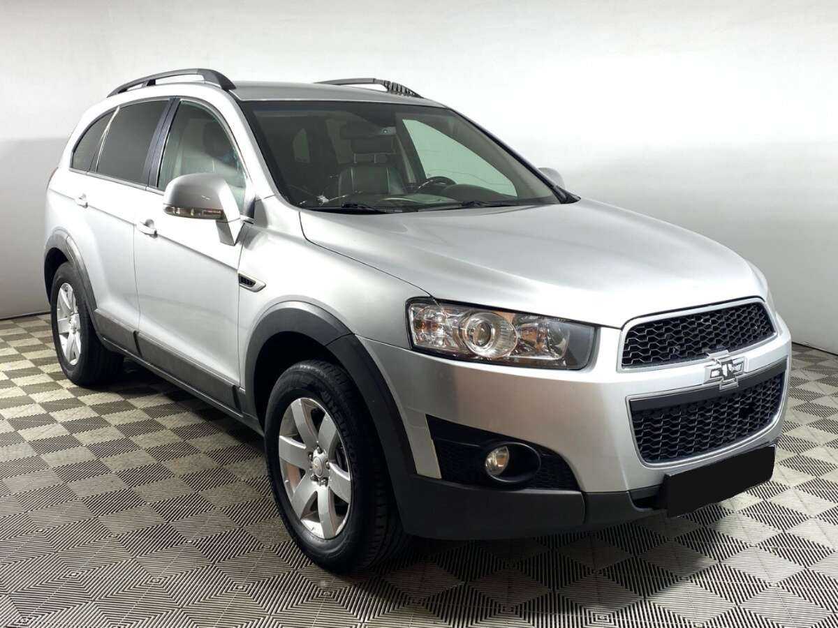 Chevrolet Captiva с пробегом — 2012 год. Фото: #2