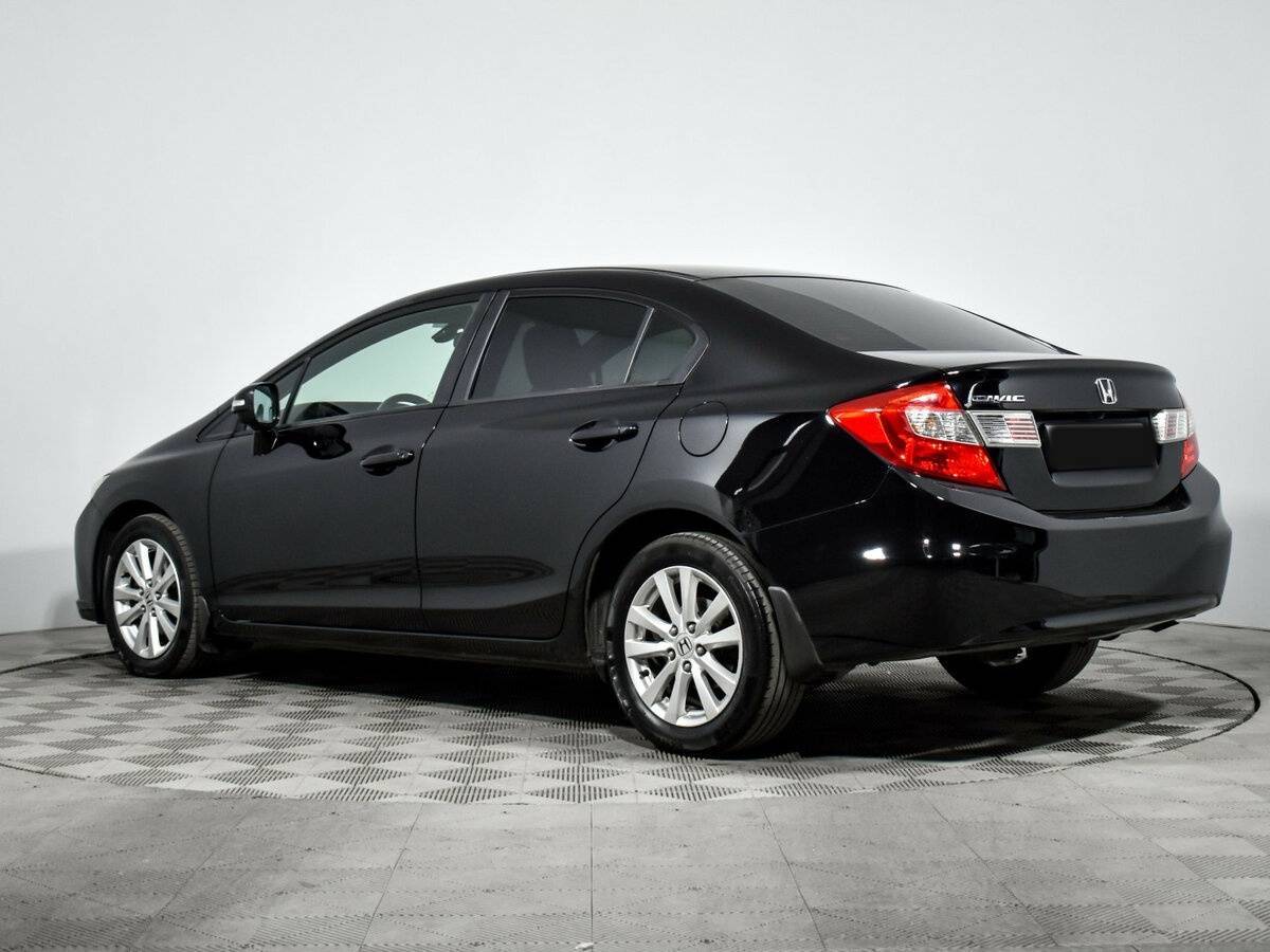Honda Civic с пробегом — 2012 год. Фото: #3