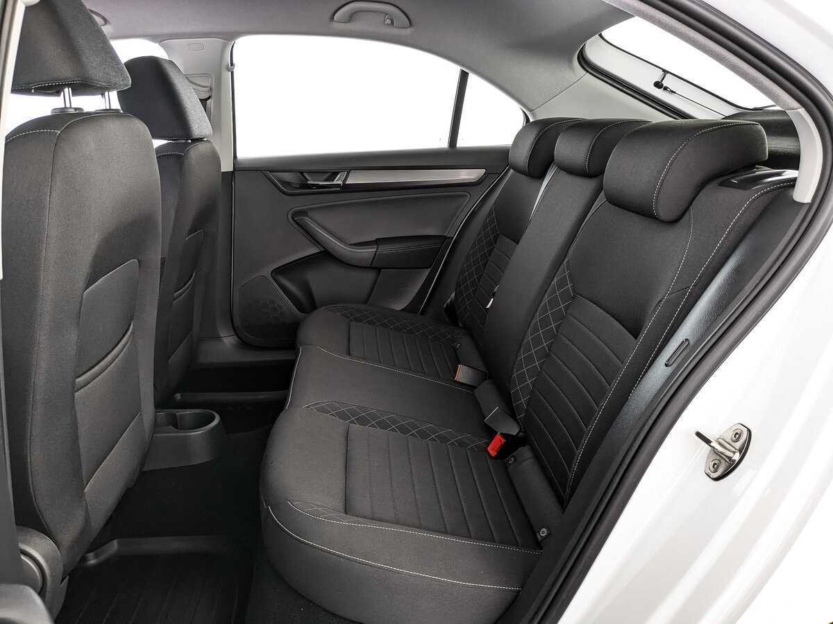 Skoda Rapid с пробегом — 2018 год. Фото: #13