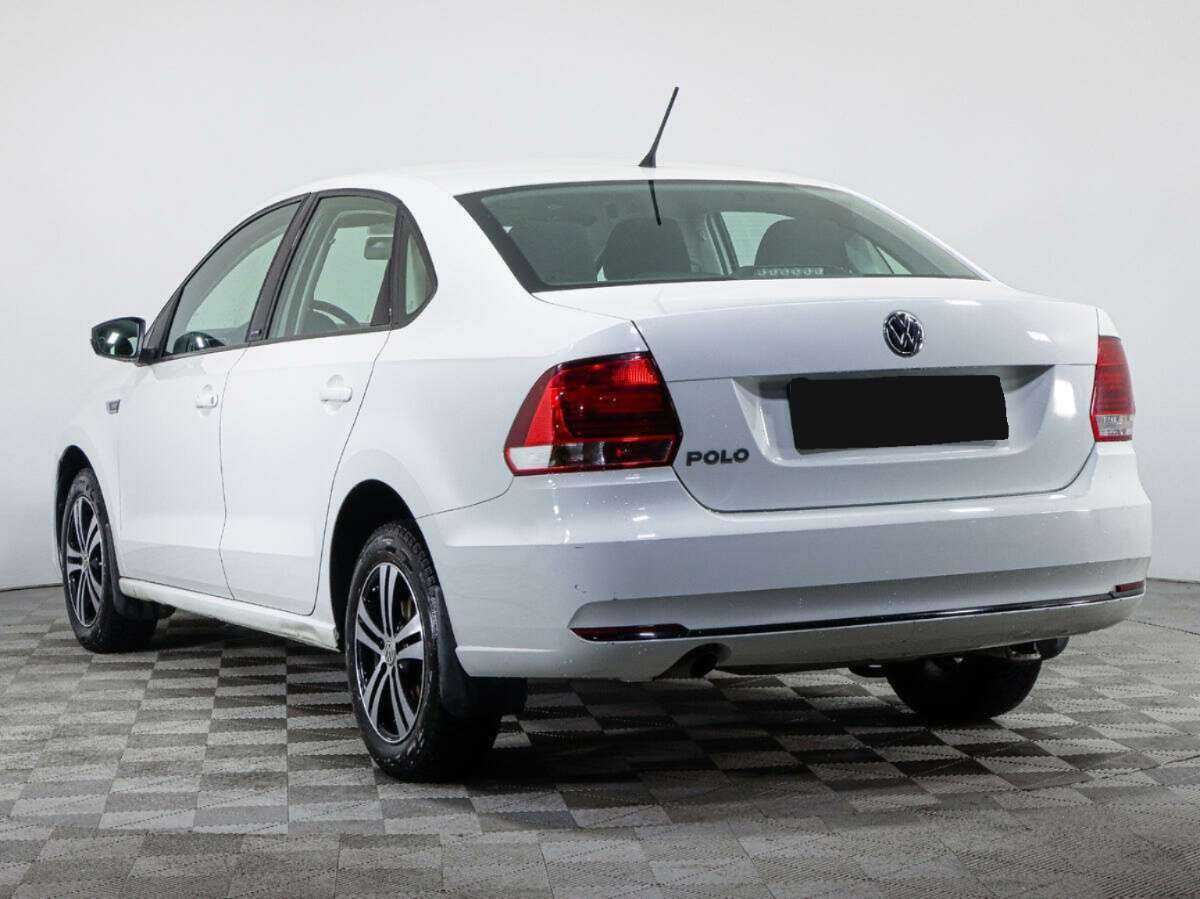 Volkswagen Polo с пробегом — 2016 год. Фото: #6
