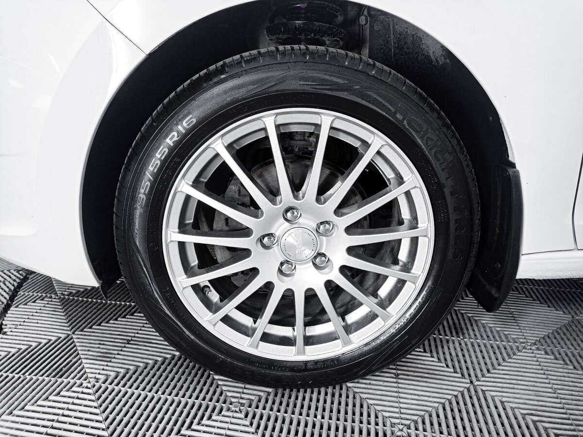 Skoda Rapid с пробегом — 2017 год. Фото: #16