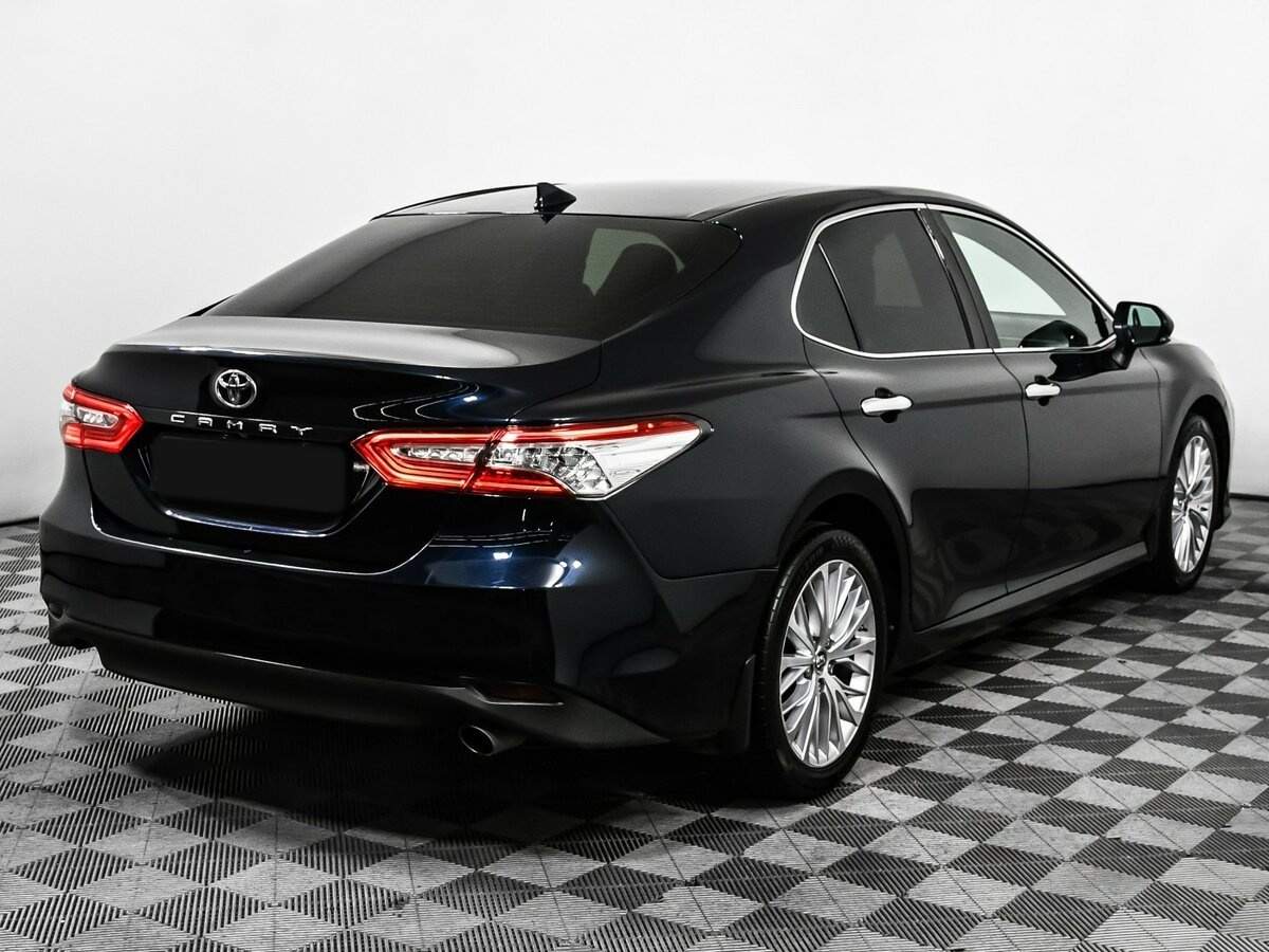 Toyota Camry с пробегом — 2019 год. Фото: #4