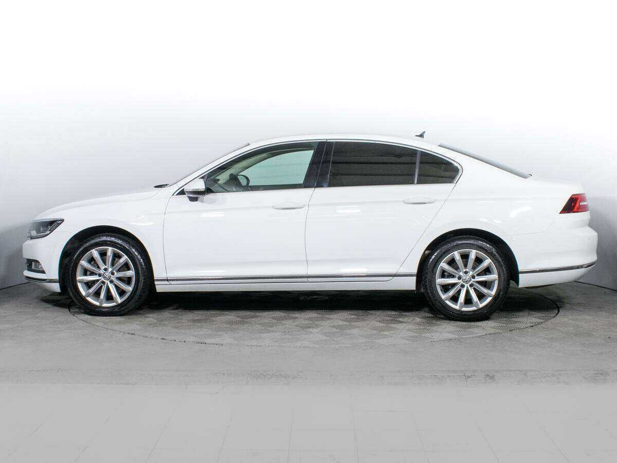Volkswagen Passat с пробегом — 2017 год. Фото: #6