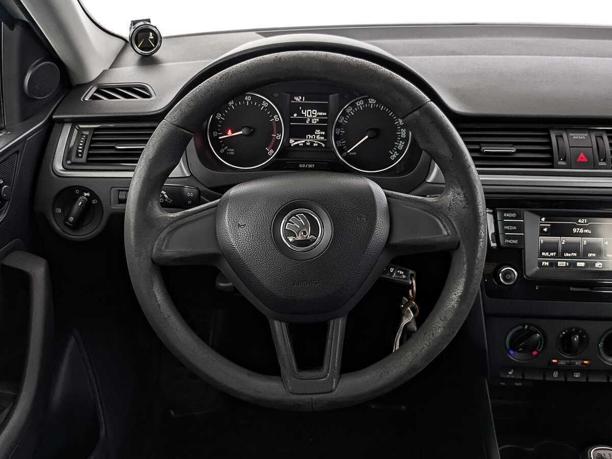 Skoda Rapid с пробегом — 2017 год. Фото: #21