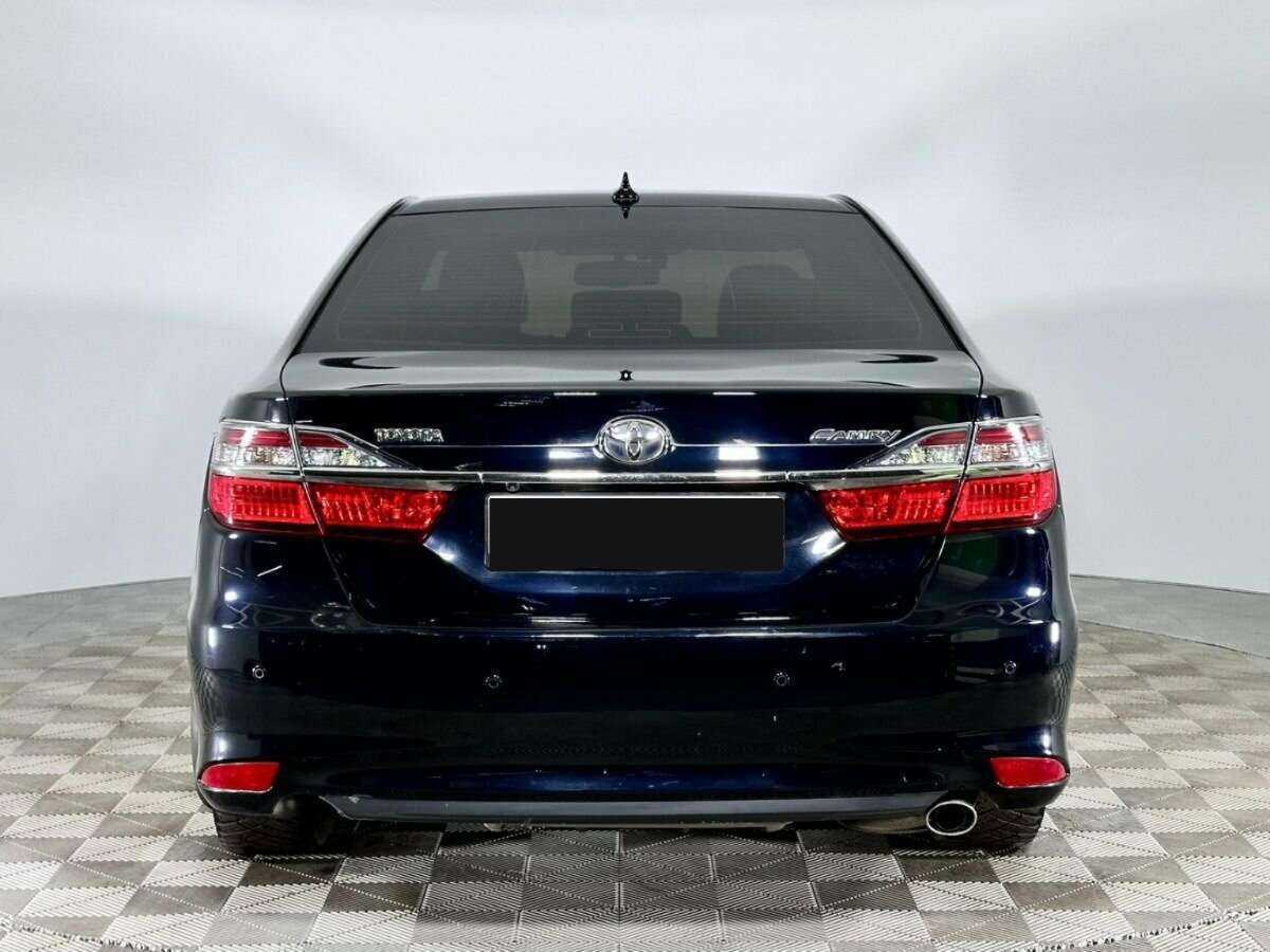 Toyota Camry с пробегом — 2016 год. Фото: #3