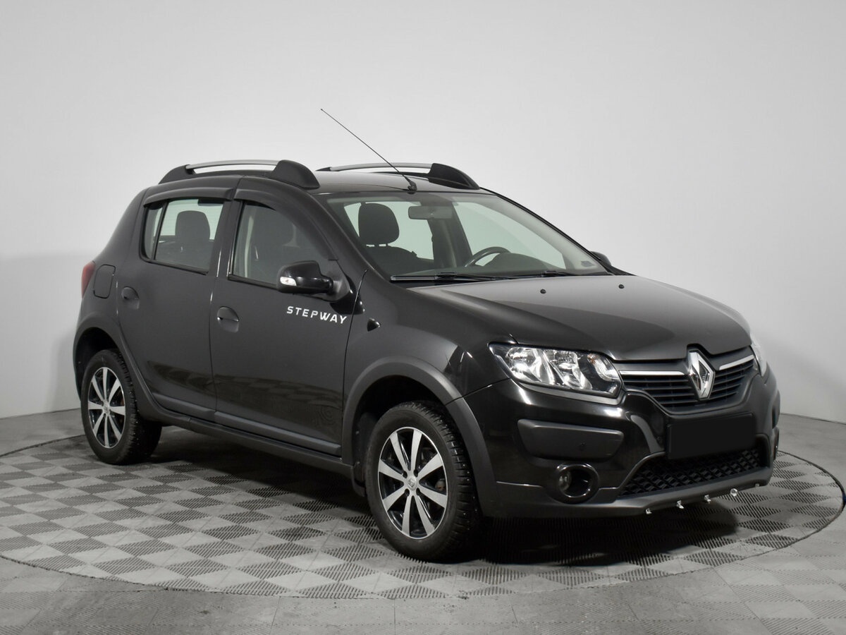 Renault Sandero с пробегом — 2016 год. Фото: #2