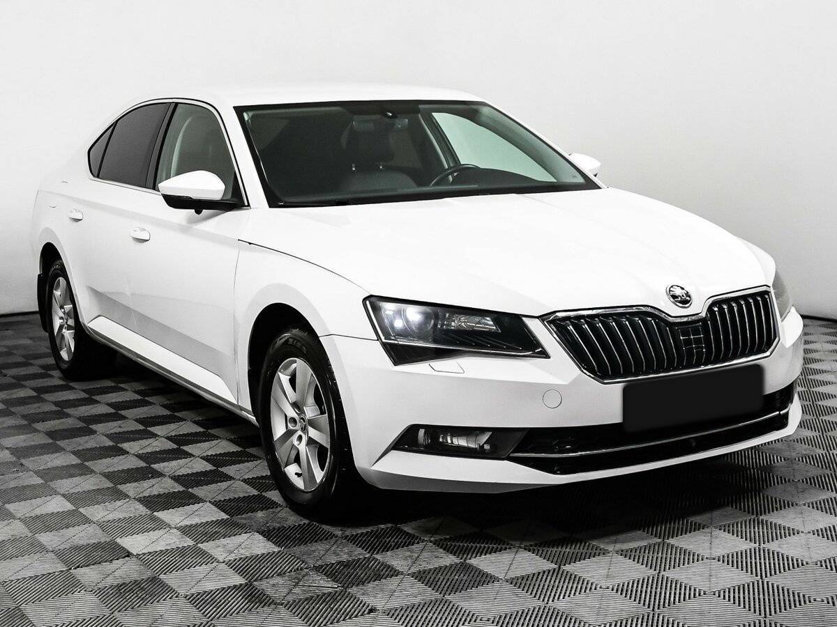 Skoda Superb с пробегом — 2016 год. Фото: #2