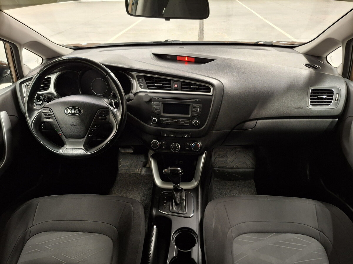 Kia Ceed с пробегом — 2015 год. Фото: #13