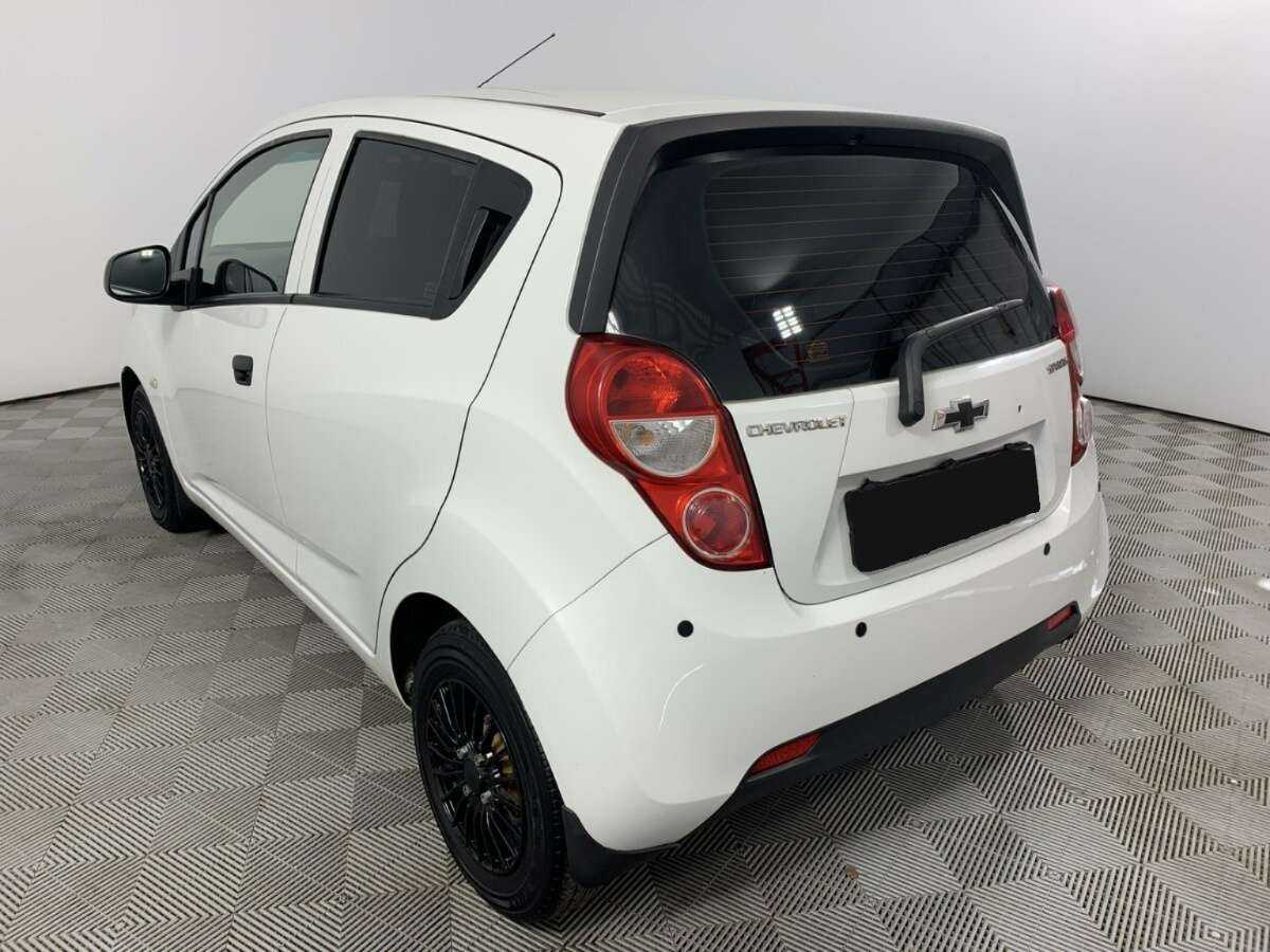 Chevrolet Spark с пробегом — 2013 год. Фото: #6