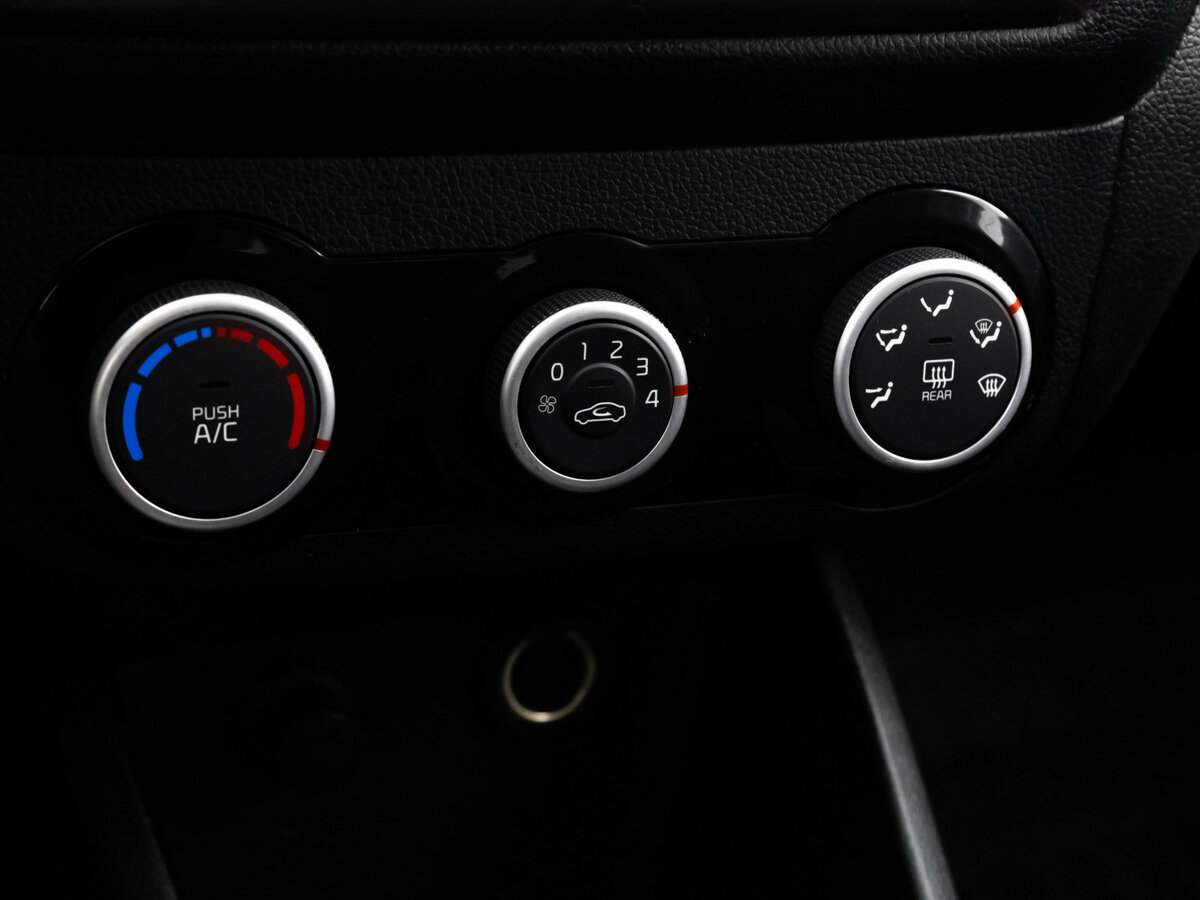 Kia Rio с пробегом — 2015 год. Фото: #8