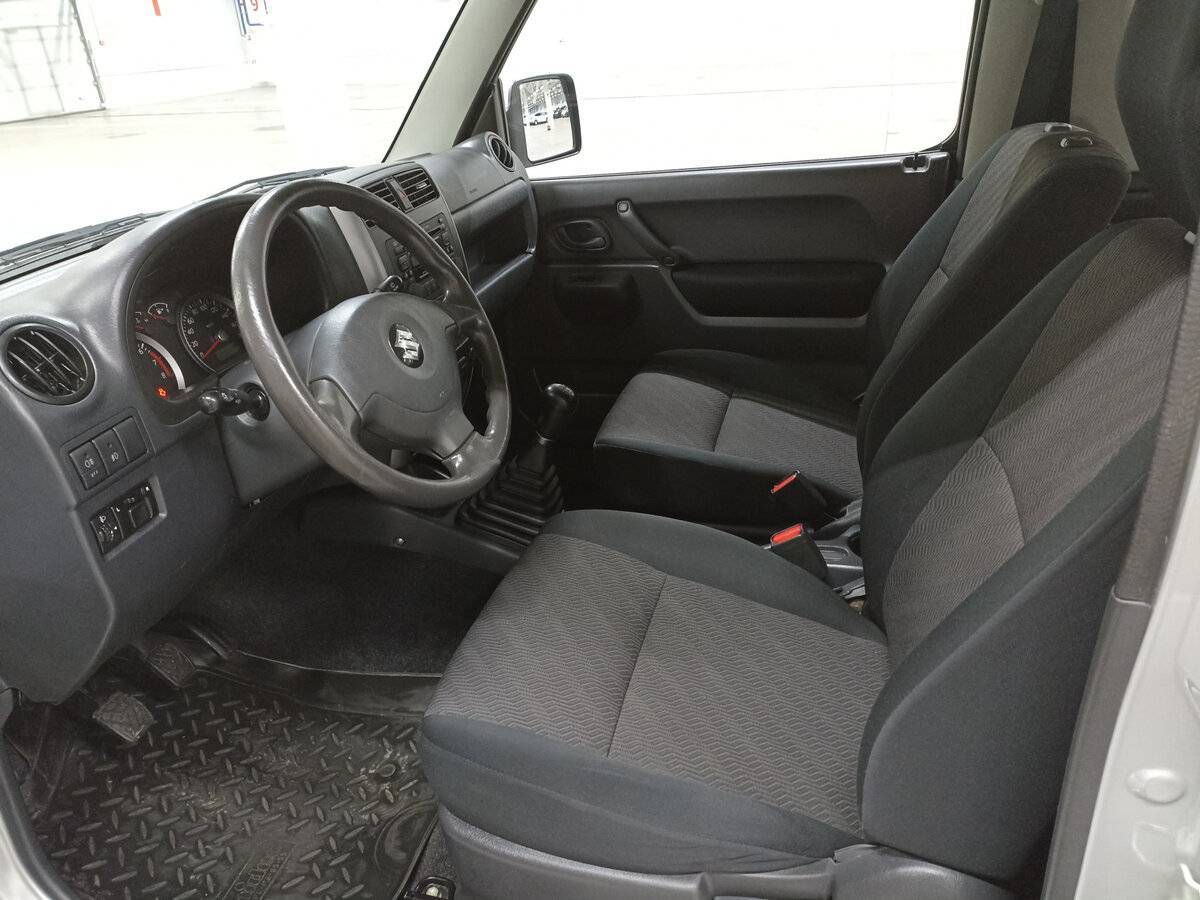 Suzuki Jimny с пробегом — 2013 год. Фото: #15