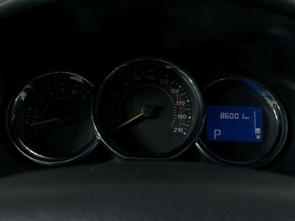 Renault Sandero с пробегом — 2017 год. Фото: #10