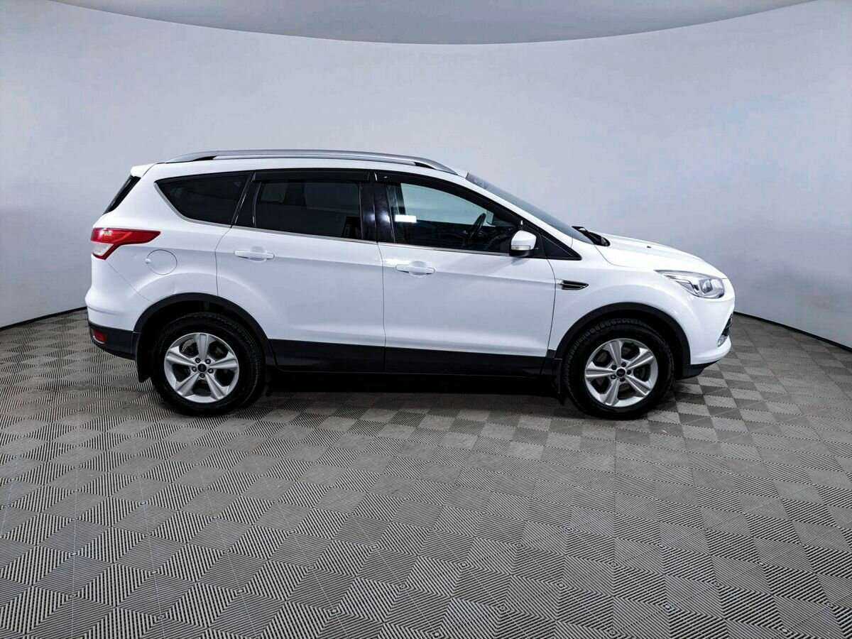 Ford Kuga с пробегом — 2015 год. Фото: #3