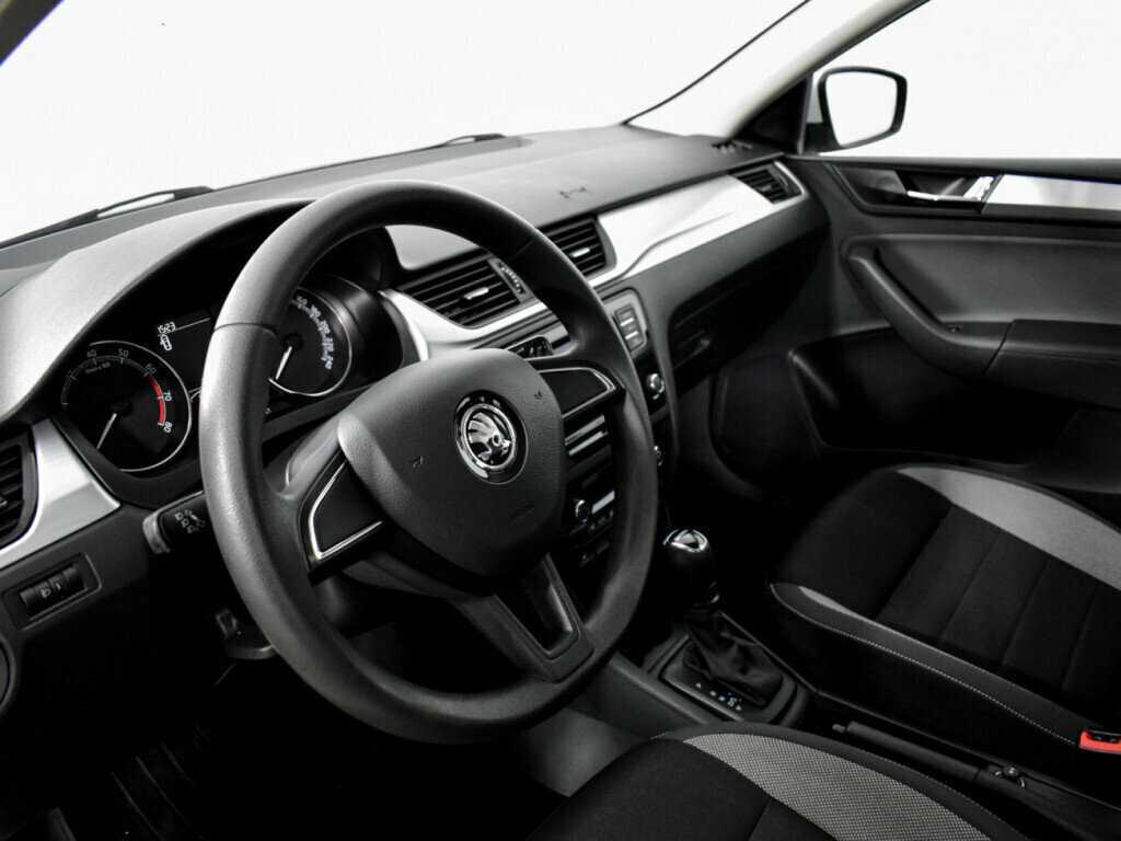 Skoda Rapid с пробегом — 2018 год. Фото: #8