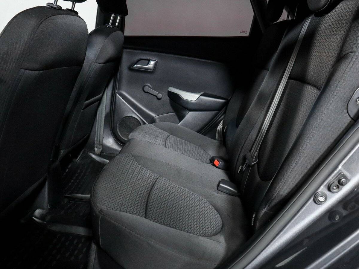 Kia Rio с пробегом — 2016 год. Фото: #6