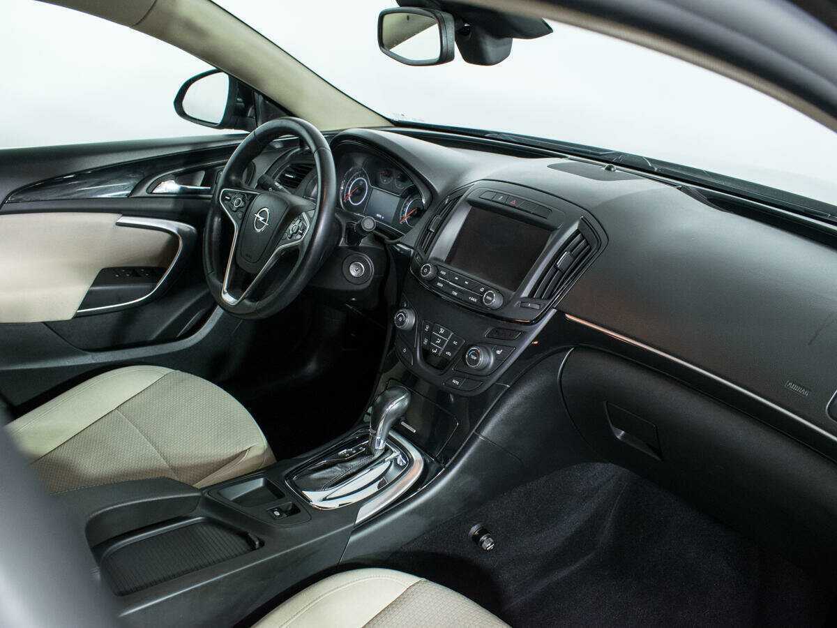 Opel Insignia с пробегом — 2014 год. Фото: #8