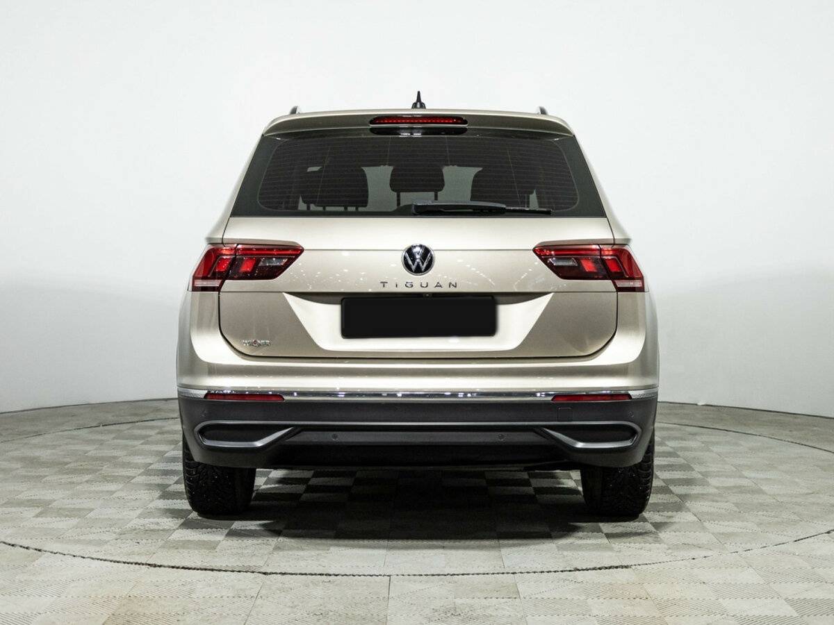 Volkswagen Tiguan с пробегом — 2021 год. Фото: #5