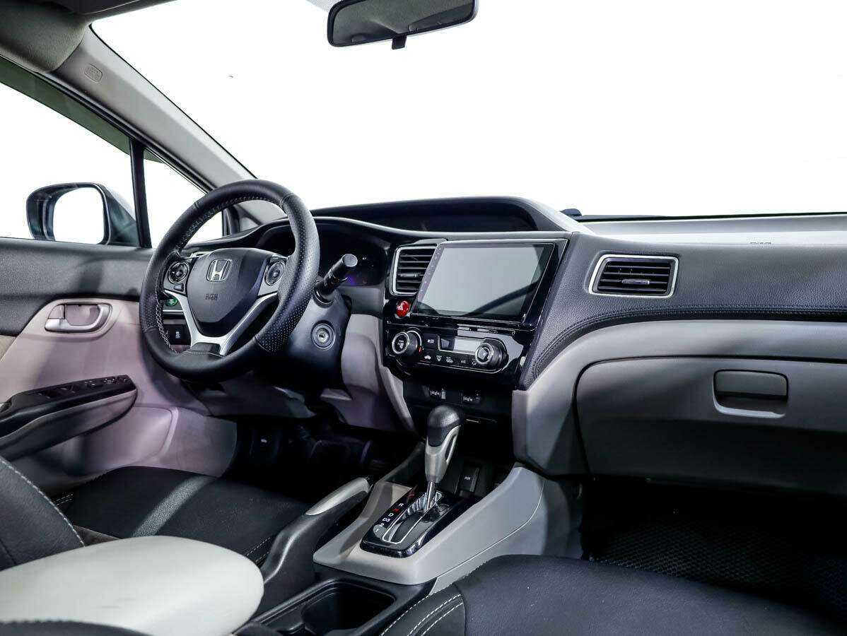 Honda Civic с пробегом — 2013 год. Фото: #8