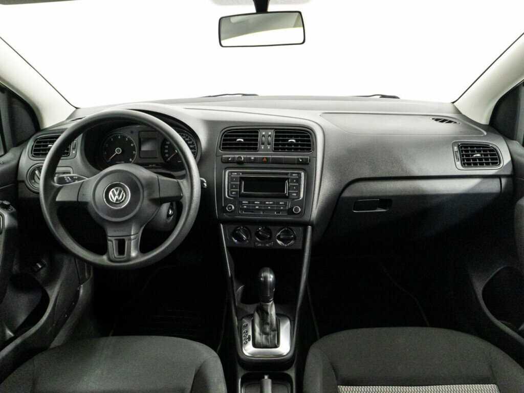 Volkswagen Polo с пробегом — 2013 год. Фото: #12