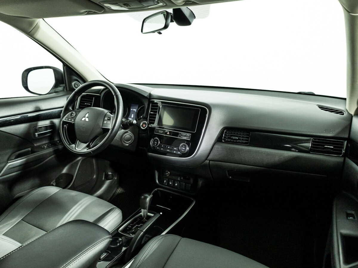 Mitsubishi Outlander с пробегом — 2019 год. Фото: #6