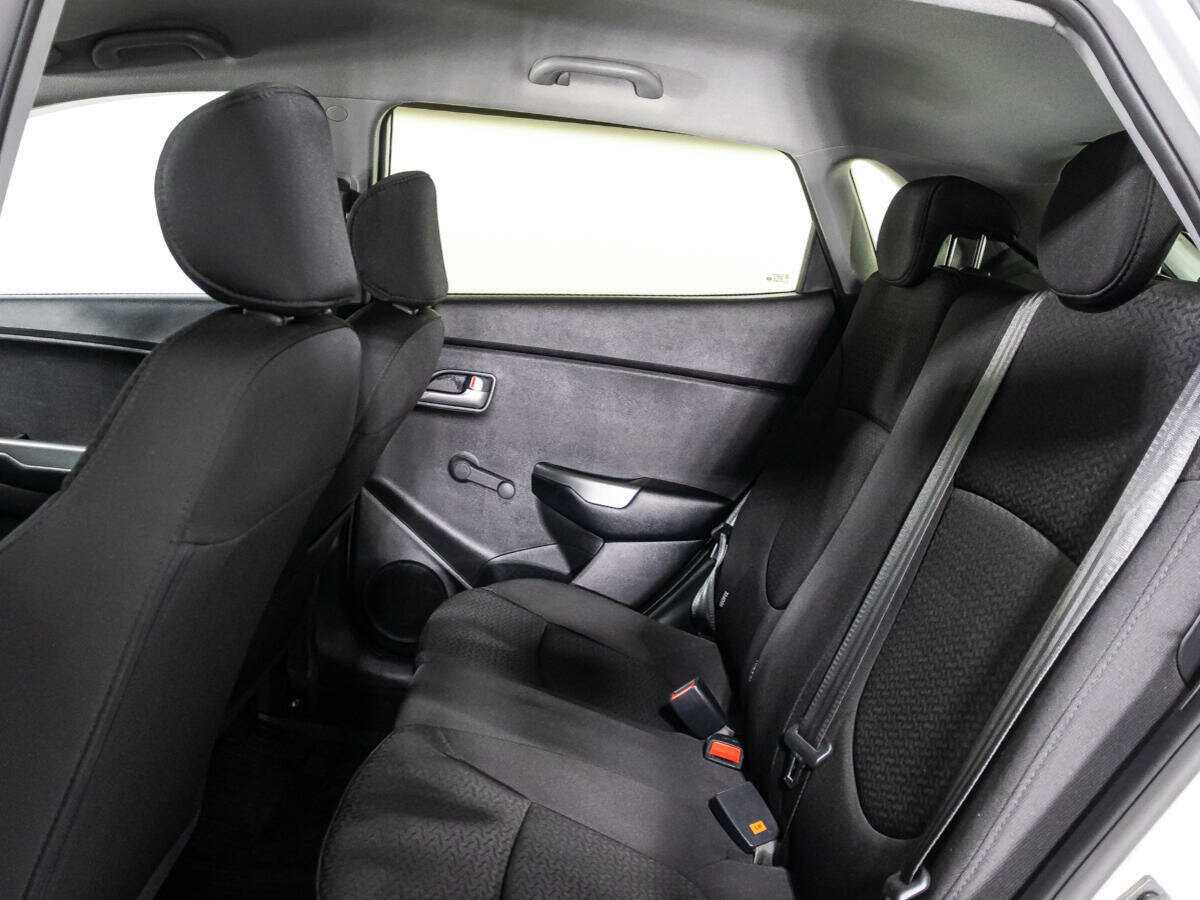 Kia Rio с пробегом — 2017 год. Фото: #9