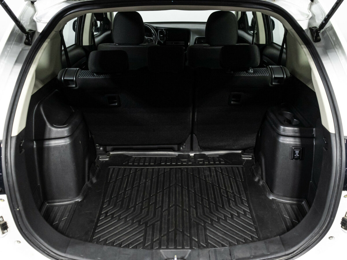 Mitsubishi Outlander с пробегом — 2019 год. Фото: #16