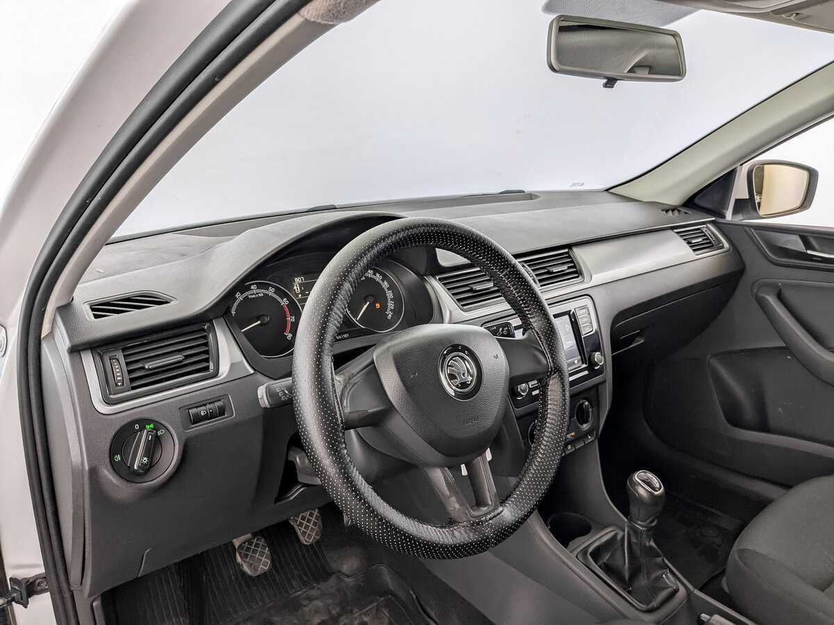 Skoda Rapid с пробегом — 2017 год. Фото: #15