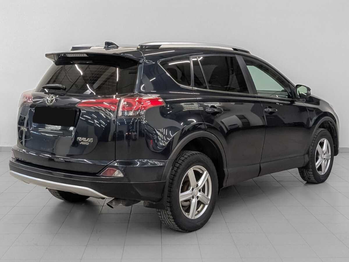 Toyota RAV4 с пробегом — 2017 год. Фото: #4