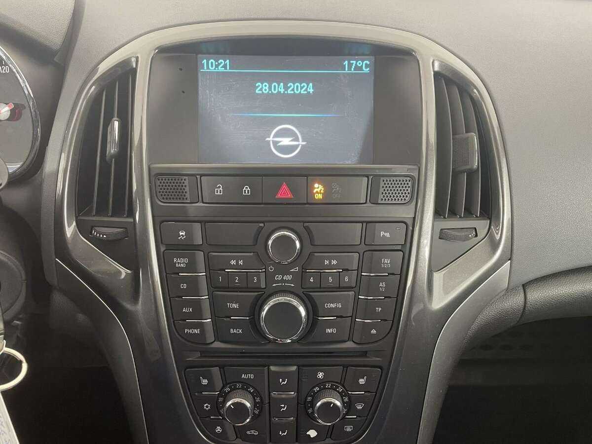 Opel Astra с пробегом — 2013 год. Фото: #11