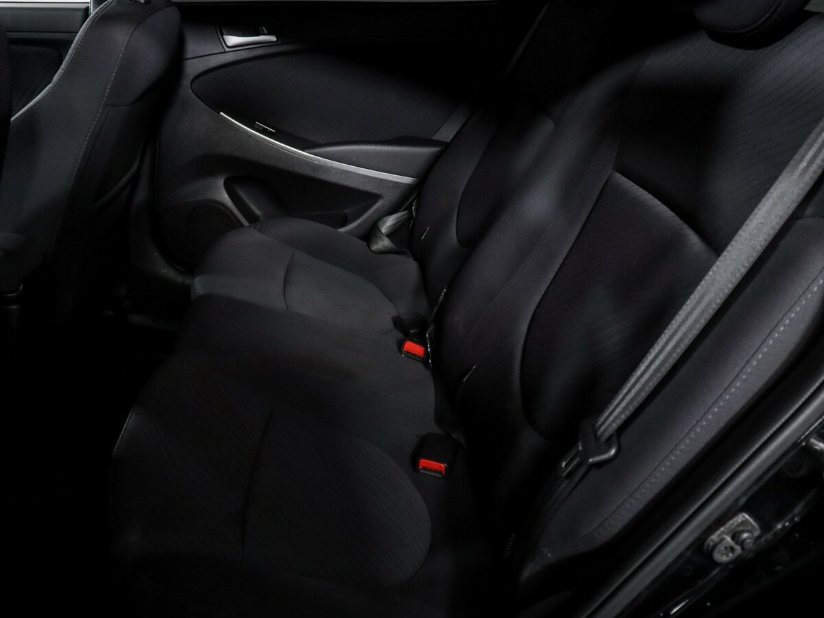 Hyundai Solaris с пробегом — 2015 год. Фото: #7