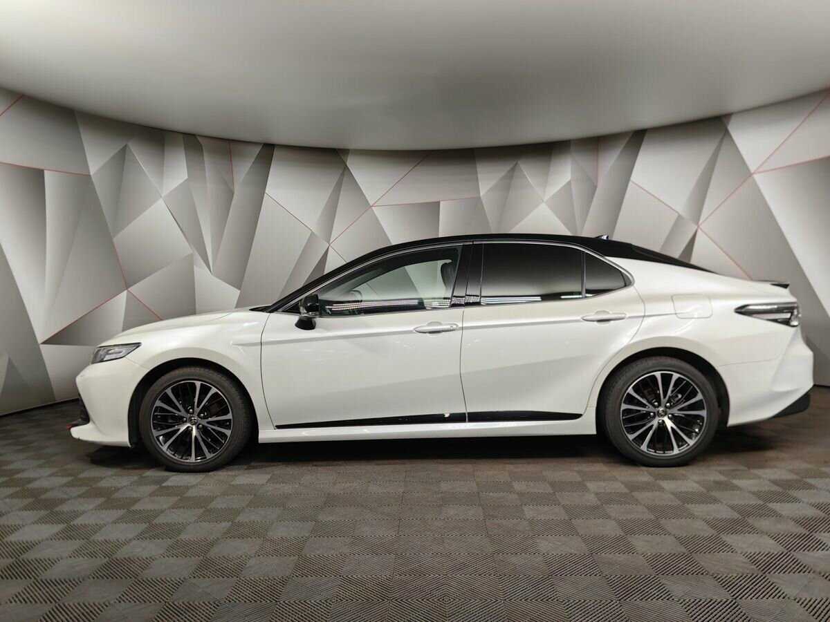 Toyota Camry с пробегом — 2020 год. Фото: #4