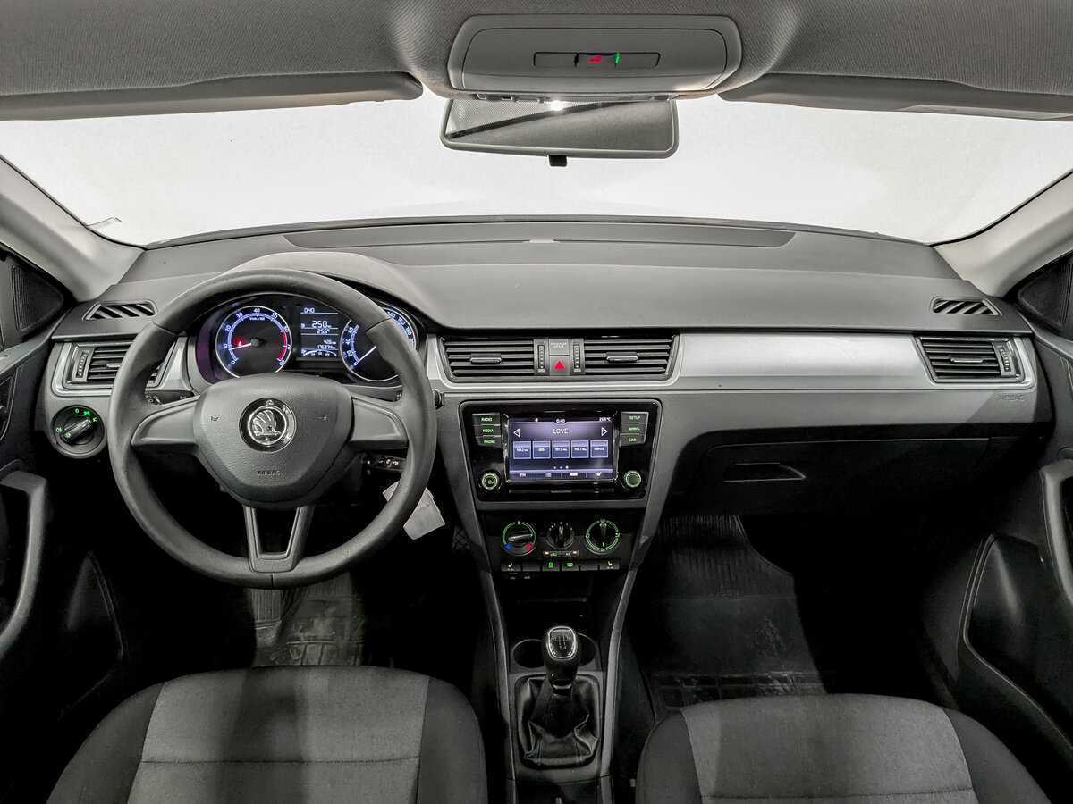 Skoda Rapid с пробегом — 2017 год. Фото: #13