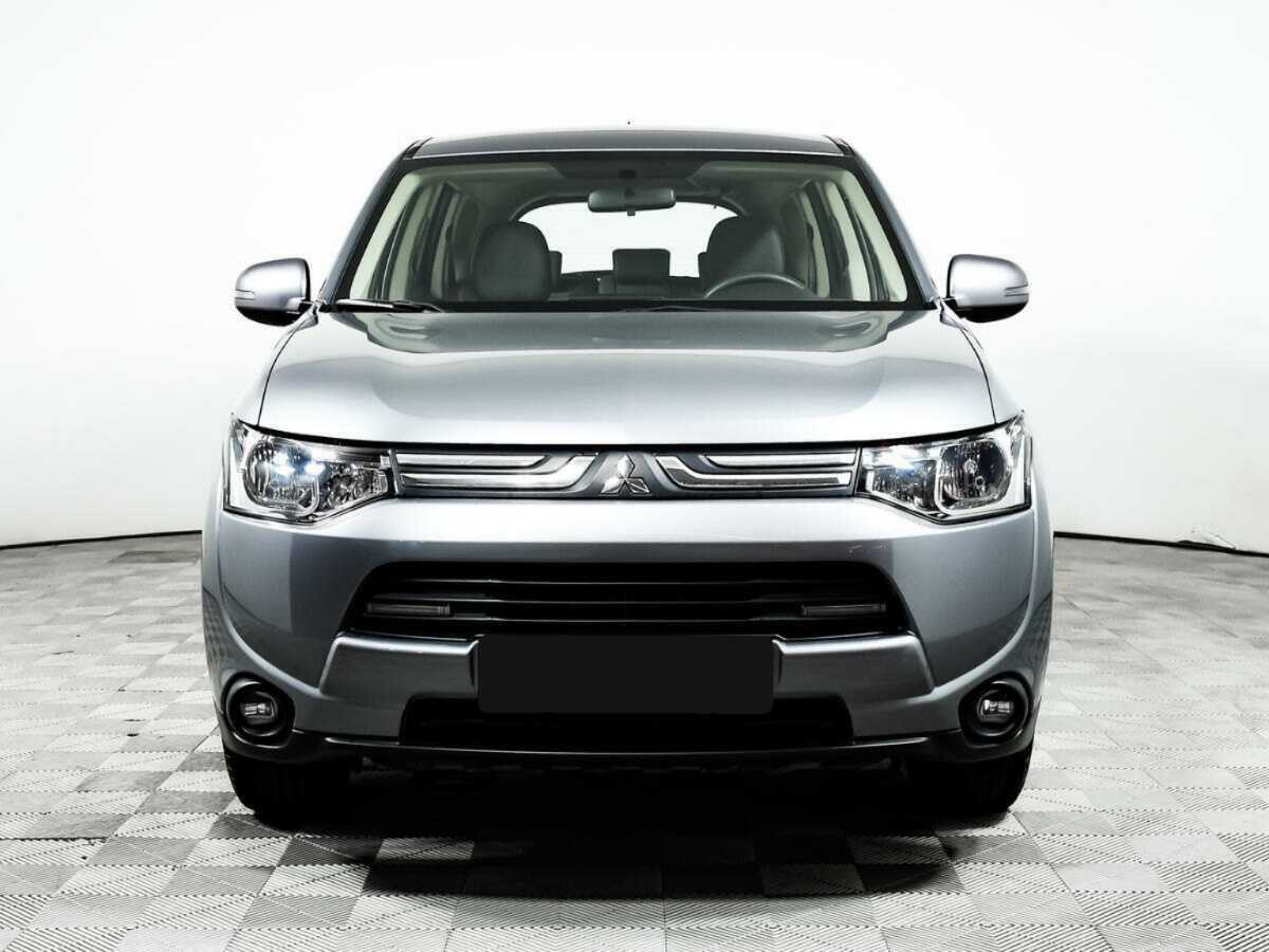 Mitsubishi Outlander с пробегом — 2013 год. Фото: #1