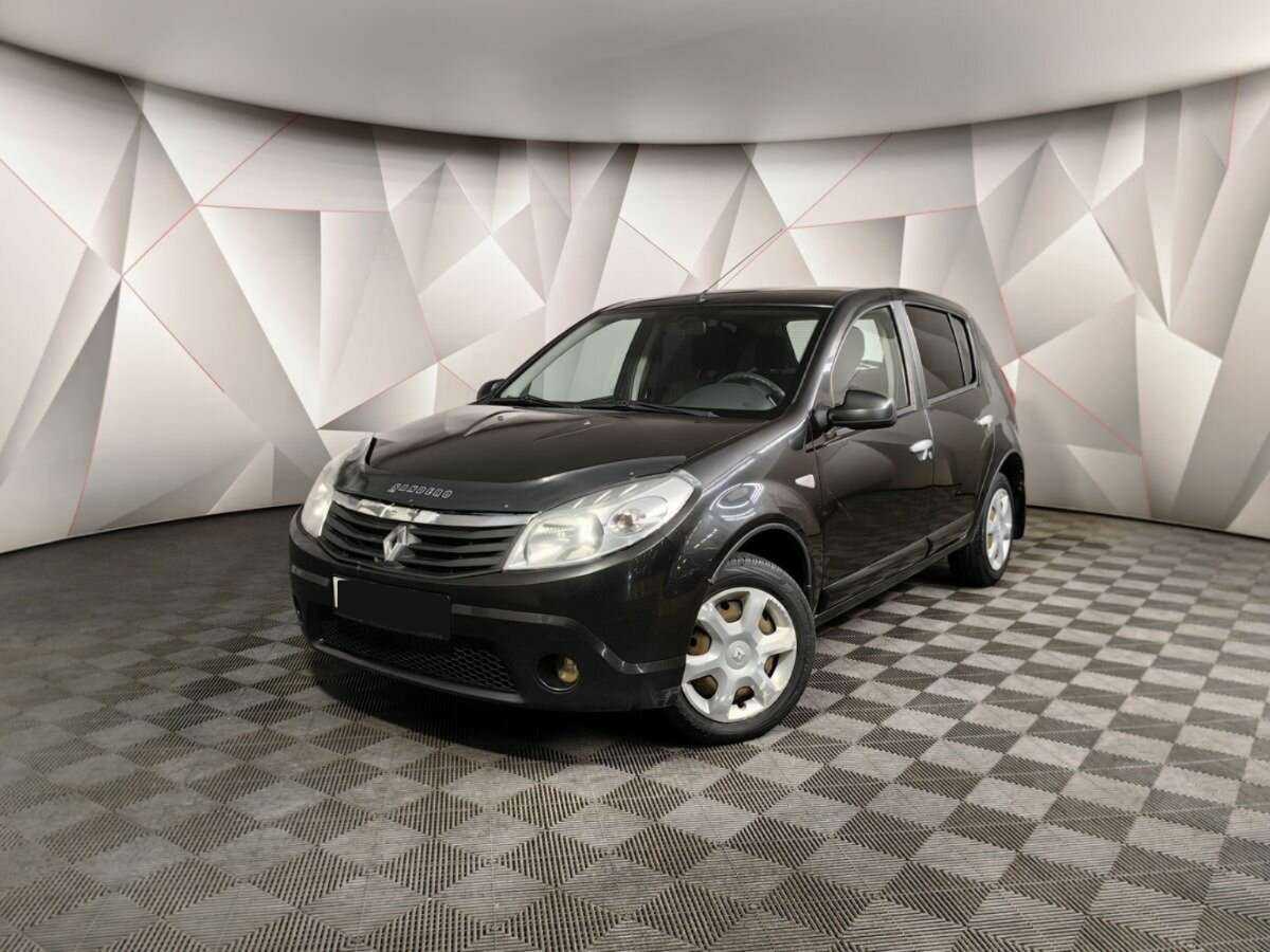 Renault Sandero с пробегом — 2013 год. Фото: #0