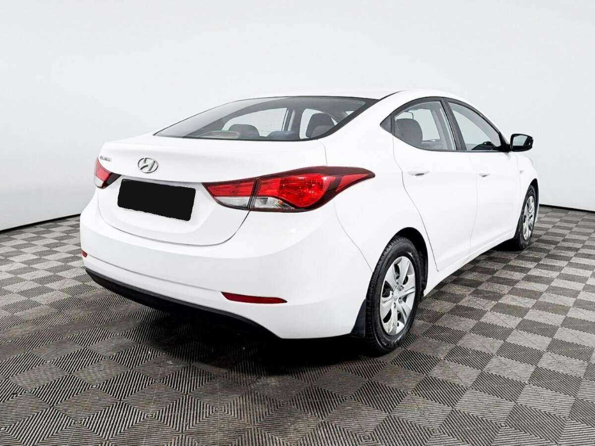 Hyundai Elantra с пробегом — 2015 год. Фото: #4