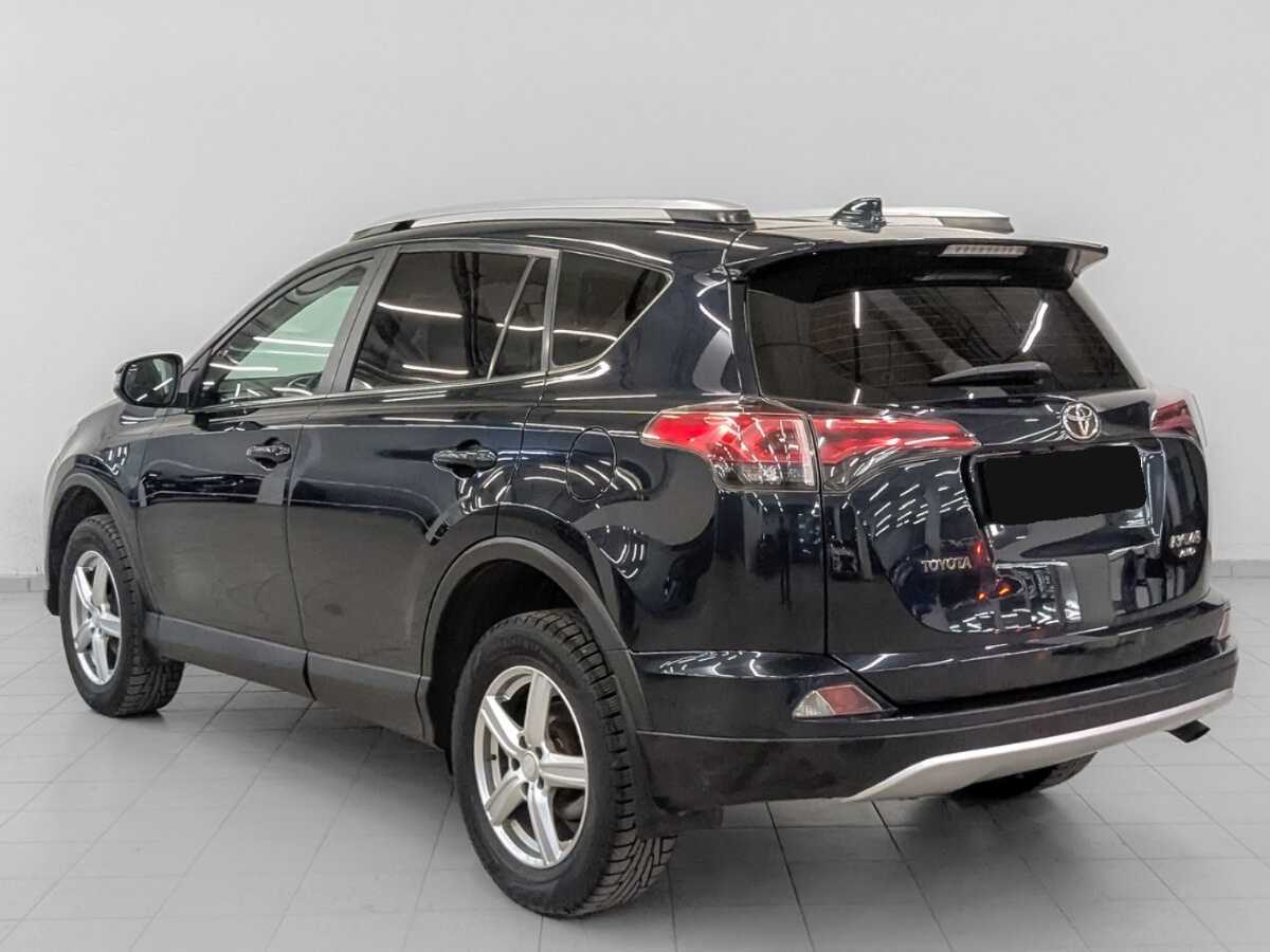 Toyota RAV4 с пробегом — 2017 год. Фото: #6